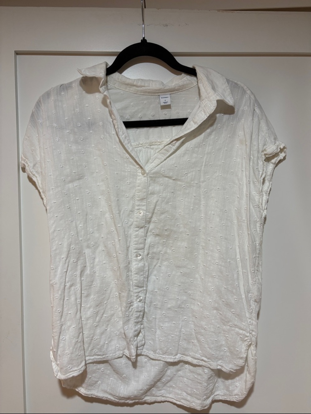 Old Navy Ivory Eyelet Button-Front Blouse